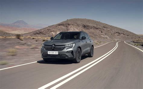 Comparison - Renault Arkana Hybrid 2021 - vs - Renault Austral E-Tech Hybrid 2023 | SUV Drive