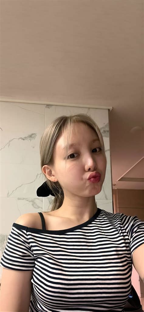 Pin Oleh Mochi San Di Nayeon Twice Gadis Cantik Gadis Gadis Cantik