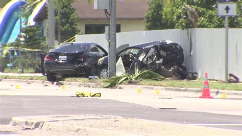 Passenger Killed Driver Hospitalized After 3 Vehicle Crash In Southwest Miami Dade Wsvn 7news