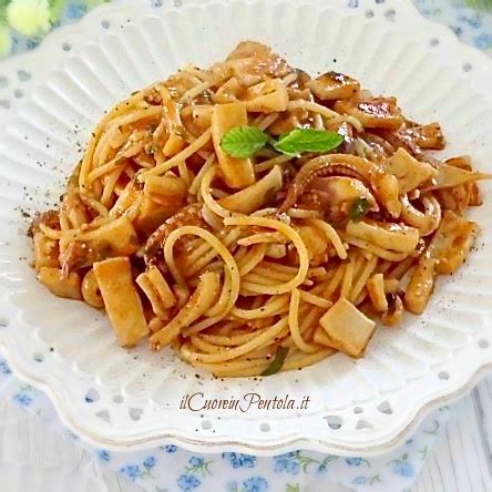 Pasta Con Sugo Di Calamari Come Fare Il Sugo Di Calamari