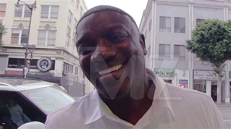 Akon Says Using Brothers As Tour Stand-Ins Was for Fans' Benefit