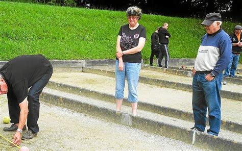 Boule Quatorze Doublettes Au Boulodrome Le T L Gramme