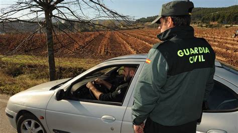 La Guardia Civil Detiene A Personas Por Robar Piezas De Veh Culos En