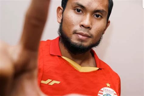 Idolakan Bepe Ichsan Kurniawan Pakai Nomor Punggung Ini Ayo Indonesia