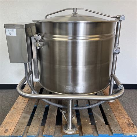 Used Cleveland 40 Gallon Electric Tilt Kettle KEL 40 TSH From School