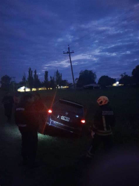 Un Auto Con Tres Ocupantes De Gualeguay Despist Diario El Debate Preg N