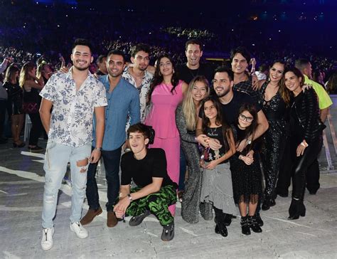 Foto G Meas De Luciano Camargo Se Re Ne A Fam Lia E Filhos De