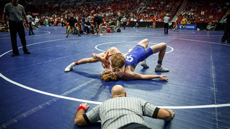 Live updates: Day 2 of the Iowa high school state wrestling tournament