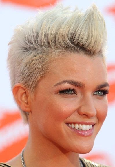 Ruby Rose Short Hairstyle Platinum Blond Short Hair Lifted Bangs Mohawk Hairstyles For Women