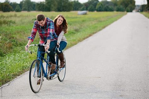 Tips for Riding a Tandem Bike on a First Date : Motorcycling 2024