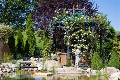Romantischer Garten Traditional Landscape Munich By Niedermaier