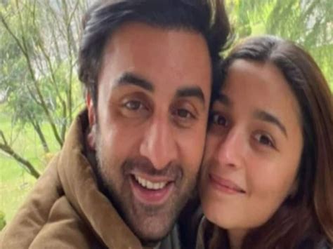 Ranbir Kapoor Alia Bhatt Celebrated Their 2nd Wedding Anniversary With