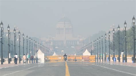 Diwali 2022 Delhi Chokes As Air Quality Dips Overnight Bursting Of Crackers Continues