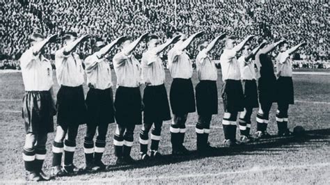 England Return To Berlin For Euro Final Recalls Infamous Nazi Salute