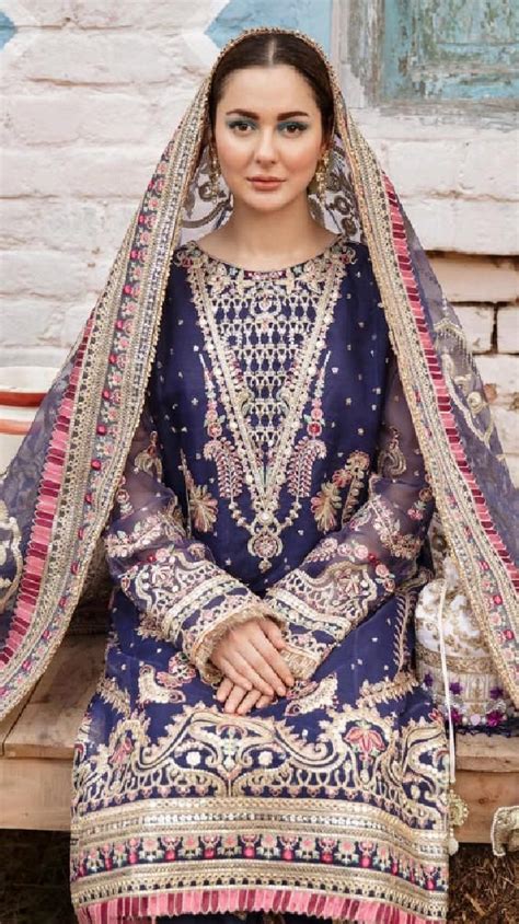 Pin By Kanwal On Pakistani Actresses Unique Blouse Designs Pakistani