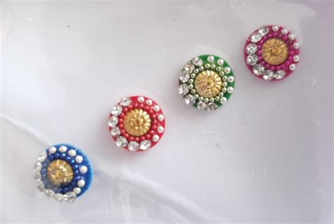 Vrc Round Coloured Crystal Fancy Bindis Mystikalzen