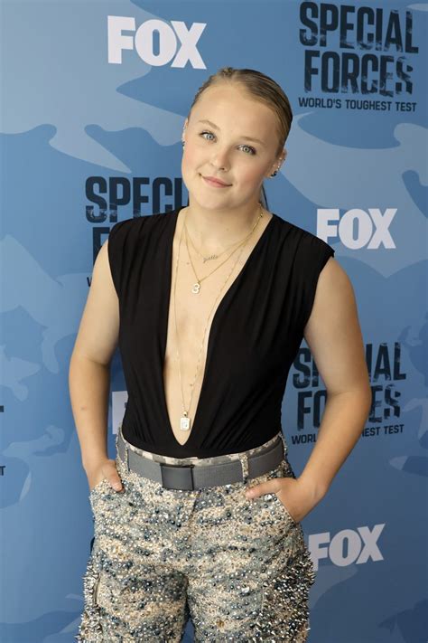 Jojo Siwa Ditches Lesbian Label For Something More Accurate