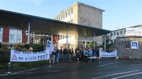 Grève Contre La Réforme Du Lycée Professionnel à Mayenne Mobilisation à Léonard De Vinci