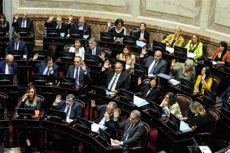 Martín Lousteau defendió el fuerte aumento a los senadores Estábamos