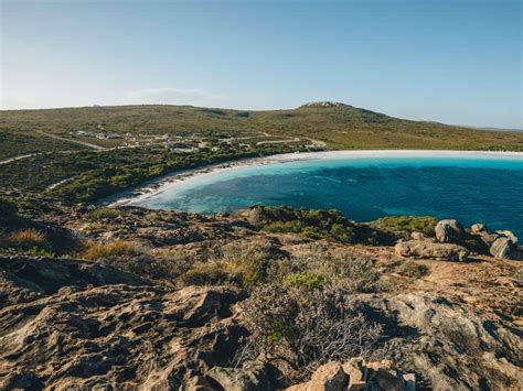 The Ultimate Travel Guide To Lucky Bay, Australia - Mike & Laura Travel