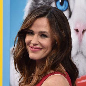 Jennifer Garner Deslumbra En La Premiere De Nine Lives Looks En