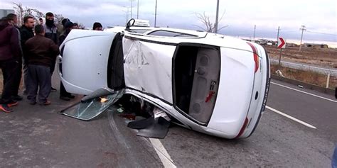 Karşı şeride geçen otomobil takla attı 1i bebek 4 yaralı Yeni Akit