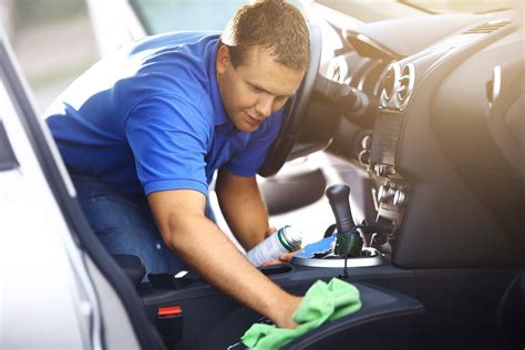 Como higienizar o carro Aqui tem um mini guia para você mesmo fazer