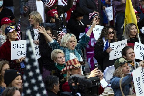 Protestan Manifestantes Pro Trump En Capitolios Estatales De EUA