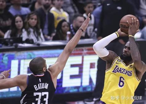 Nba快讯：空砍30分伤退，究竟詹姆斯带不动，还是打法伤害球队？ 知乎