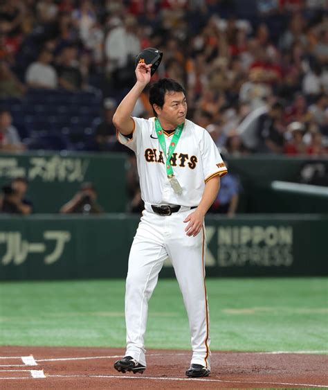 【巨人】長野久義が通算1500安打達成の表彰式に出席 25日のdena戦で達成 スポーツ報知