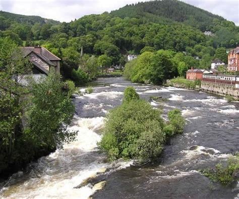 River-Dee-Rafting_Wales