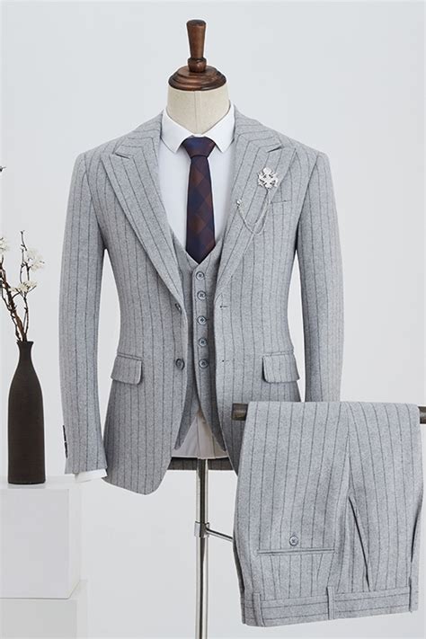 Henry Bespoke Gray Peaked Lapel Three Pieces Men Suits For Business