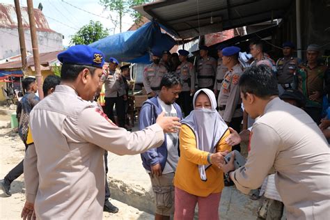 Ditpolairud Polda Sultra Gelar Bakti Sosial Untuk Korban Banjir Di