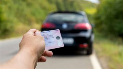 La Dgt Confirma La Retirada Del Carnet De Conducir A Personas Que