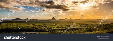 296 Glasshouse mountains sunset Images, Stock Photos & Vectors | Shutterstock