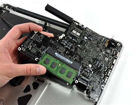 MacBook Pro 13 Unibody Mid 2009 Teardown HD01