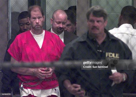 Steven Jay Russell leaves the Broward County main Jail in Florida ...