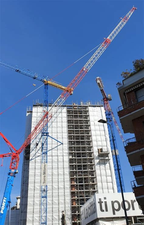 Assistedile Installs Two Raimondi Flat Top Tower Cranes For Milans