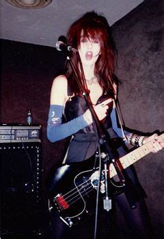 9 Hot Sexy Kim Shattuck Bikini Pics