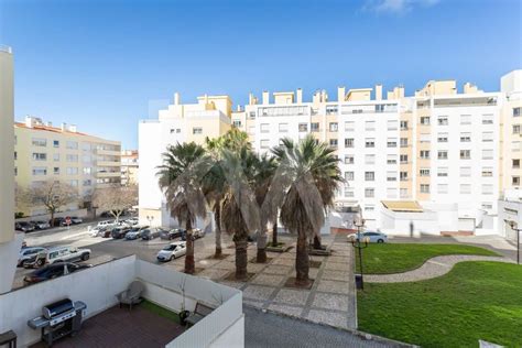 Apartamento T Venda Em Jardins Da Parede Carcavelos E Parede