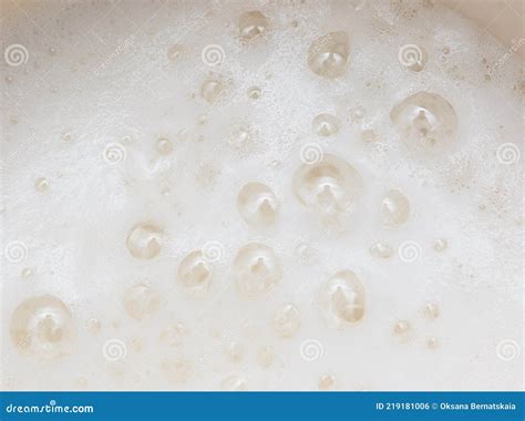 Espuma Blanca De Cerveza Como Fondo Foto De Archivo Imagen De Primer