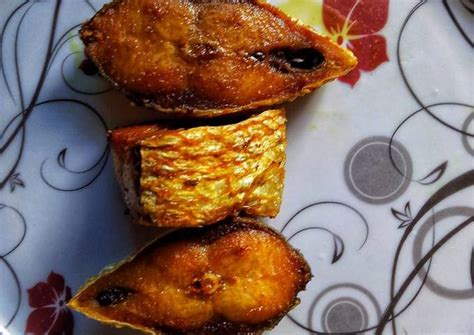 Ilish maach bhaja (Hilsa fish fry) Recipe by Tina Chakraborty let's ...