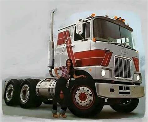 Classic Mack Trucks And Big Rigs