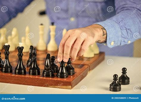 Tactics Is Knowing What To Do Chess Lesson Strategy Concept Playing