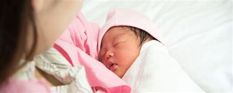 Panduan Penjagaan Bayi Baru Lahir Yang Lengkap Untuk Ibu Bapa Baru