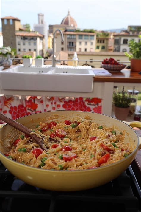 One Pot Creamy Creamy Orzo With Prosciutto And Peas Giada De Laurentiis Giada In Italy