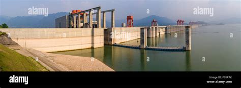 Barrage Des Trois Gorges Banque De Photographies Et Dimages Haute