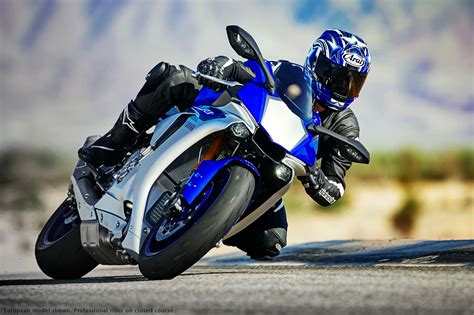 2015 Yamaha Yzf R1 Game On Asphalt And Rubber