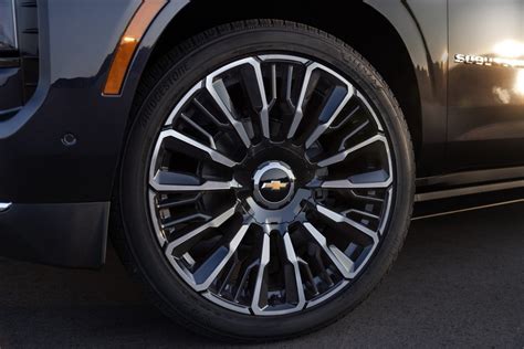 The 2025 Chevrolet Suburban And Tahoe Finally Let You Ride On 24s The