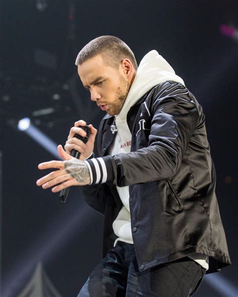 'Leaked Texts' Show Liam Payne Asking Hotel Staff For Alcohol And Drugs